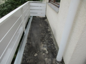 Balkon abgespitzt und Randbleche montiert