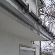 Traufe mit Geländerstützen
