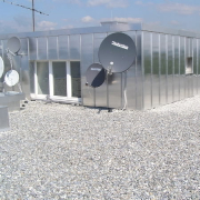 Aluminiumverkleidung mit Unterkonstruktion und Wärmedämmung