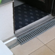 Türanschluß mit Drainrost